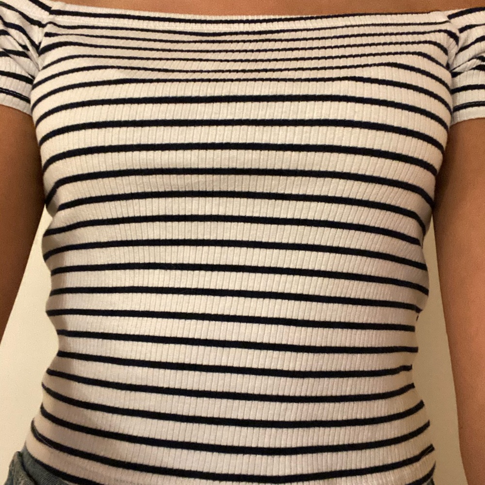 Off the shoulder crop top.